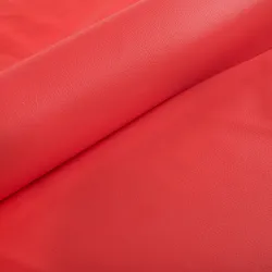 Poltrona pouf rossa per il relax in giardino o in soggiorno
