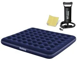 Materasso gonfiabile blu, perfetto per l'uso all'aperto