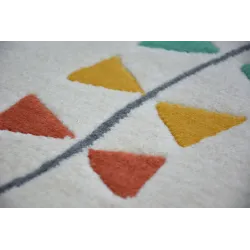 Tappeto crema che aggiunge eleganza a qualsiasi interno, design moderno