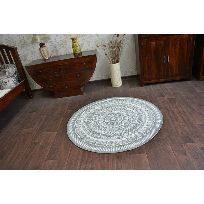 Tappeto rotondo in sisal, un'aggiunta elegante a qualsiasi interno