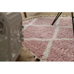 Tappeto shaggy morbido in tonalità rosa, ideale per camere da letto o soggiorni