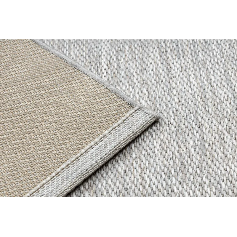 Tappeto in sisal naturale, morbido al tatto, perfetto per la camera da letto