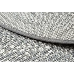 Tappeto in sisal piatto con superficie liscia, perfetto per design moderni