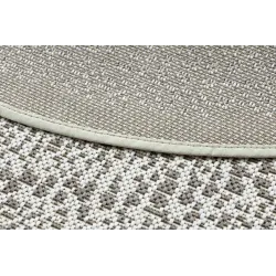 Tappeto morbido con texture naturale, ideale per la zona living
