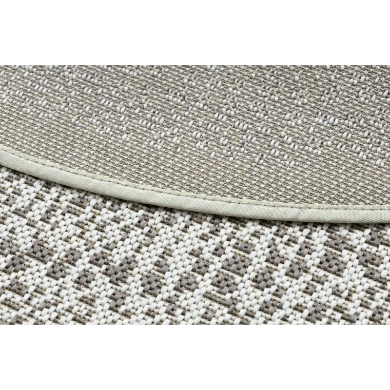 Tappeto morbido con texture naturale, ideale per la zona living