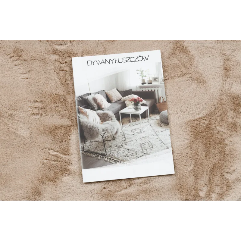 Tappeto shaggy morbido beige, piacevole al tatto, perfetto per il soggiorno
