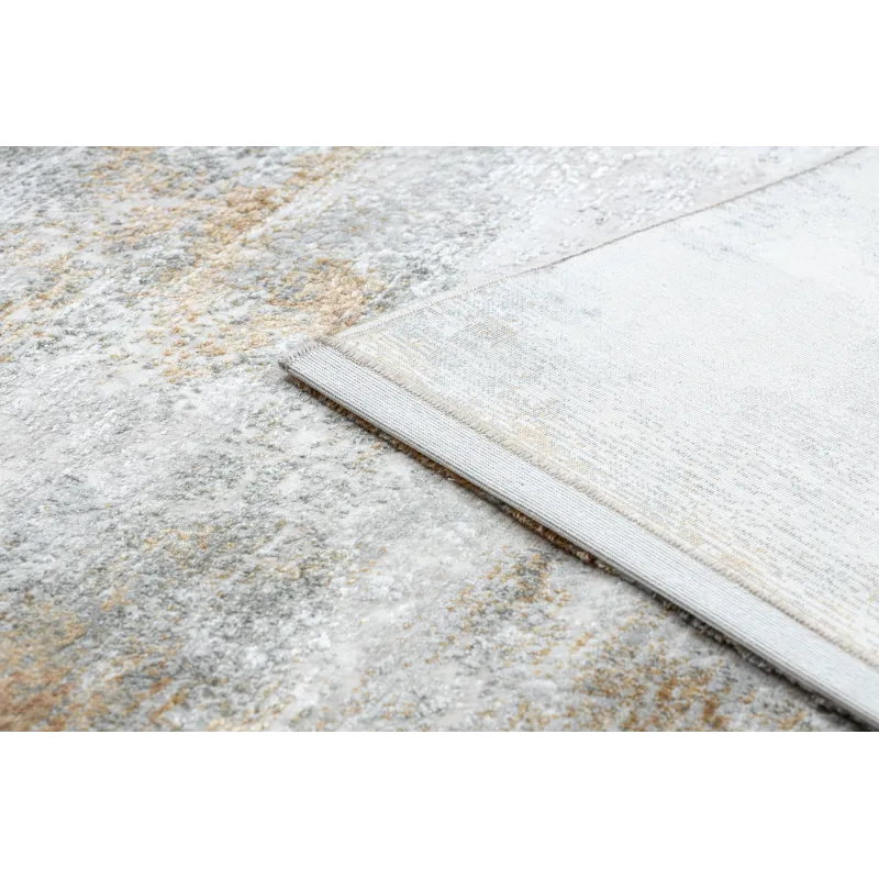Tappeto con texture morbida, ideale per soggiorno o camera da letto