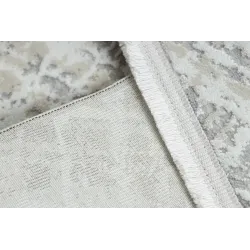 Tappeto morbido e strutturato, ideale per soggiorno o camera da letto