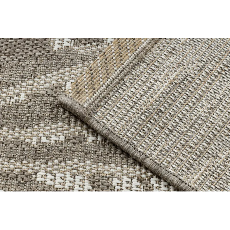 Tappeto in sisal morbido con texture naturale, perfetto per le camere da letto