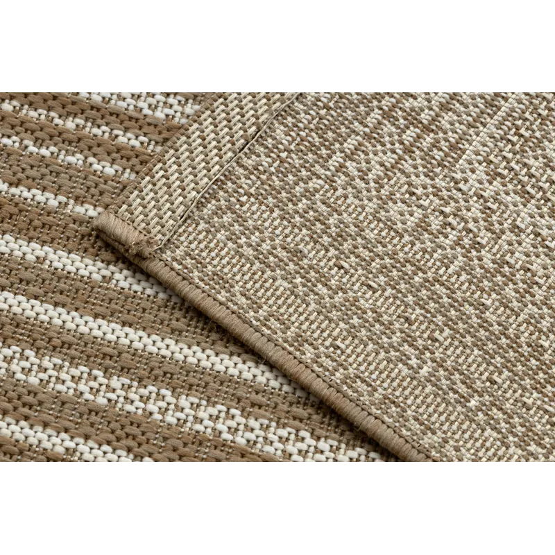 Tappeto in sisal con texture naturale, ideale per ambienti accoglienti