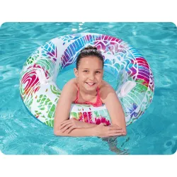 Anello gonfiabile blu perfetto per il divertimento acquatico dei bambini