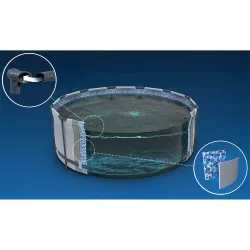 Piscina con struttura in materiale resistente alle intemperie per uso esterno