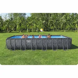 Piscina da giardino blu, perfetta per il relax estivo e il divertimento in famiglia