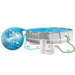 Piscina ideale per il relax e il divertimento dei bambini in giardino