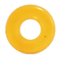 Salvagente arancione, perfetto per avventure estive, ciambelle da nuoto