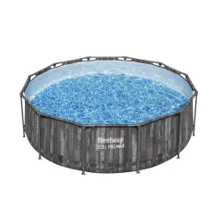 Piscina ideale per giocare all'aperto, perfetta per le giornate calde